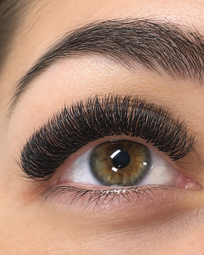 Volumen-Wimpern bei Endlos Schön in Griesheim